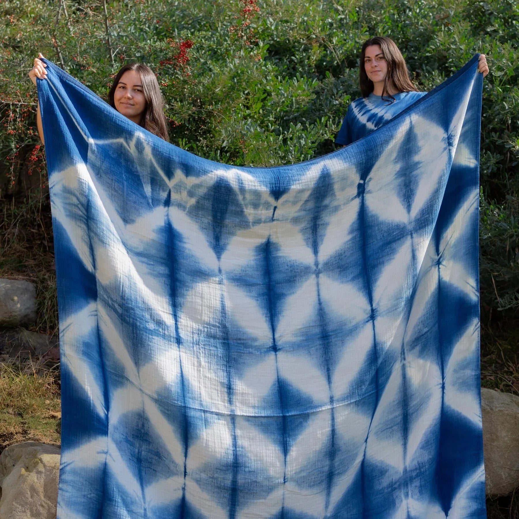 Aizome Yūgen Sasayaki Kaze Bed Throw, Japan