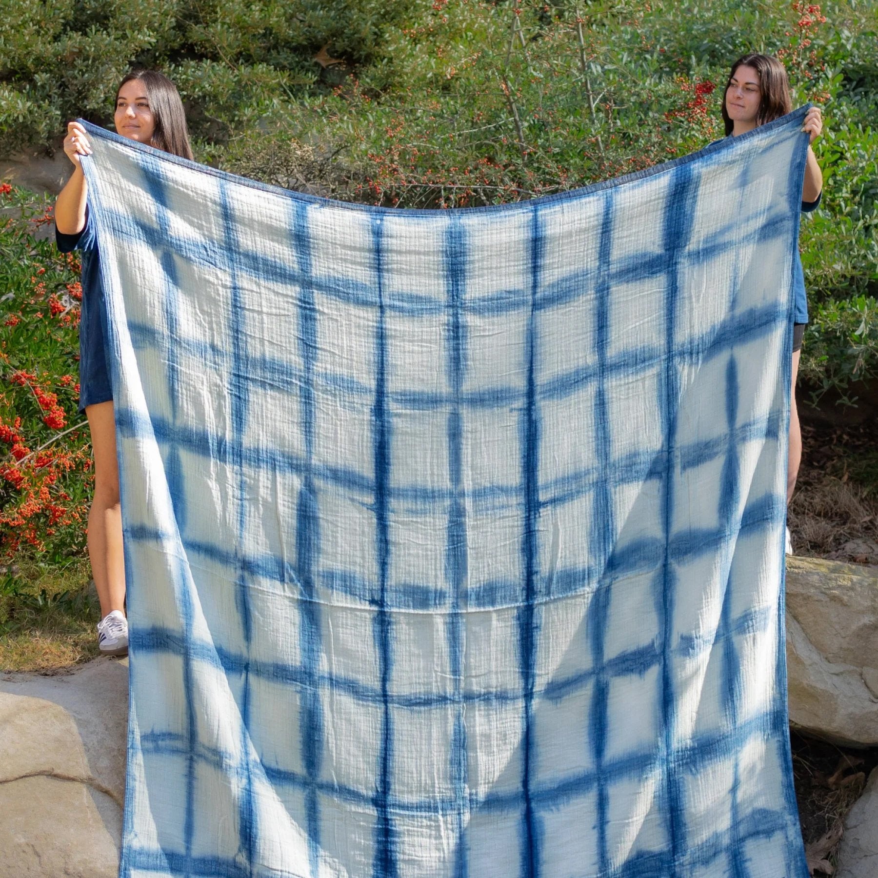 Aizome Yūgen Heiwa Sora Bed Throw, Japan