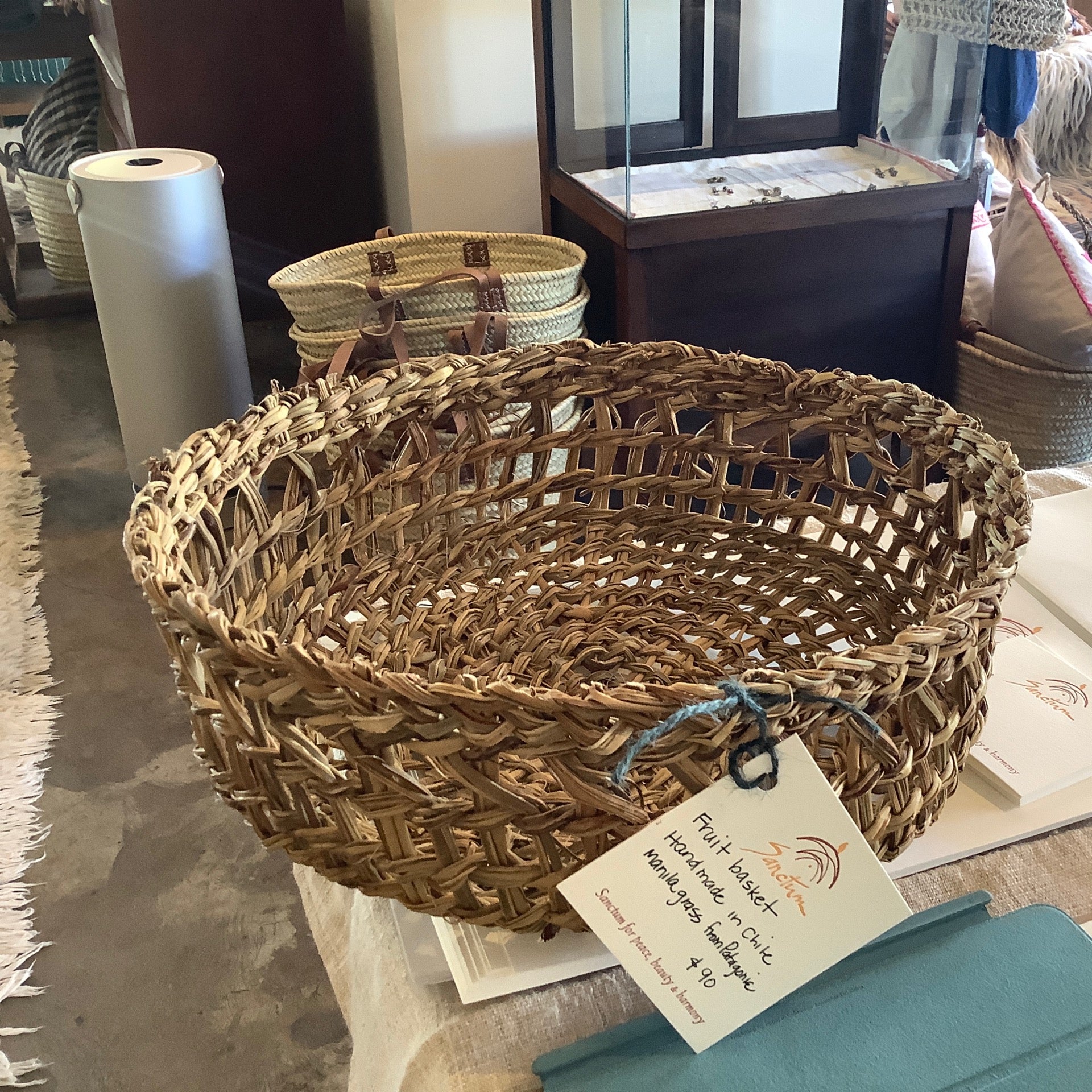 Fruit basket handmade in chili Patagonia from Manila grass