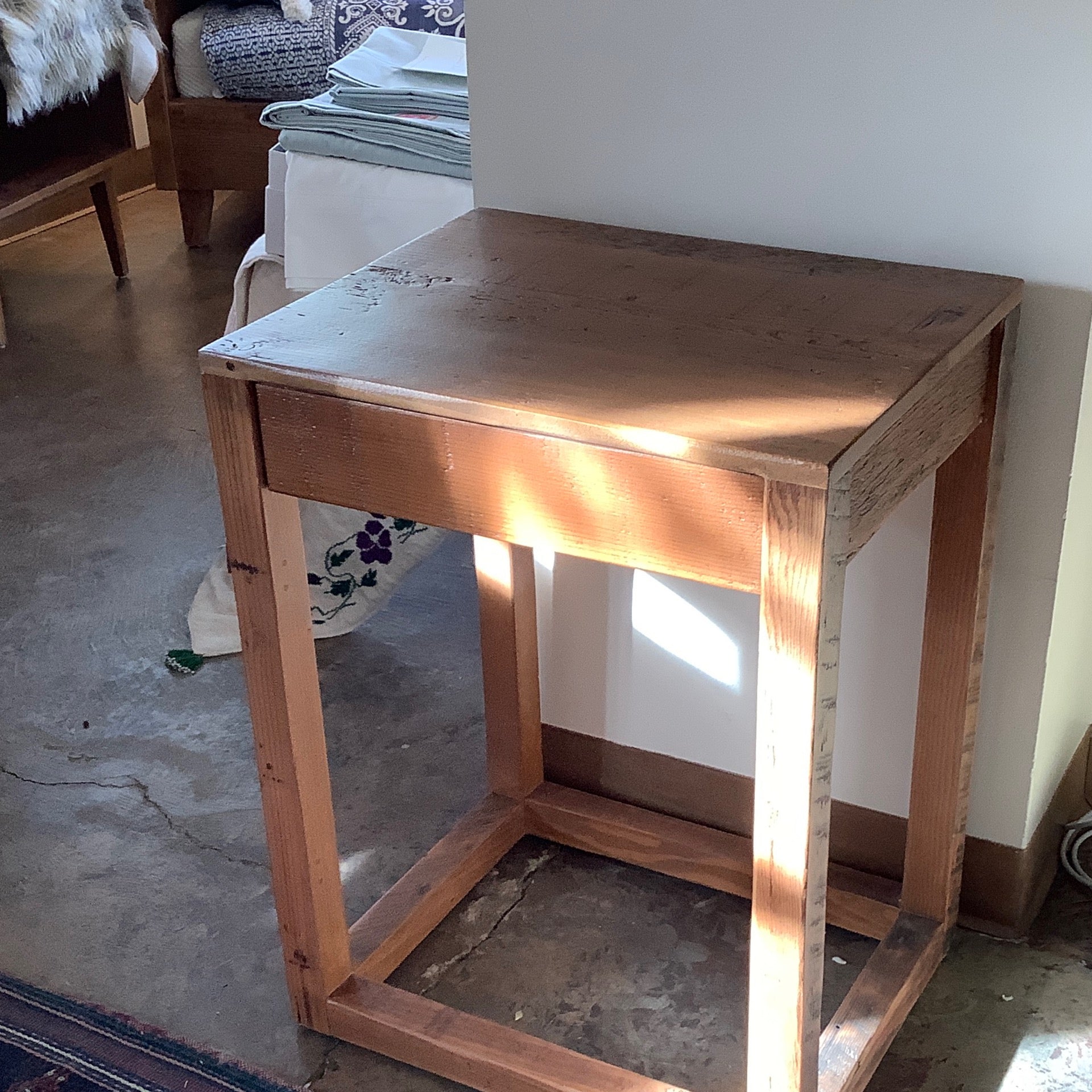 Dream End Table
