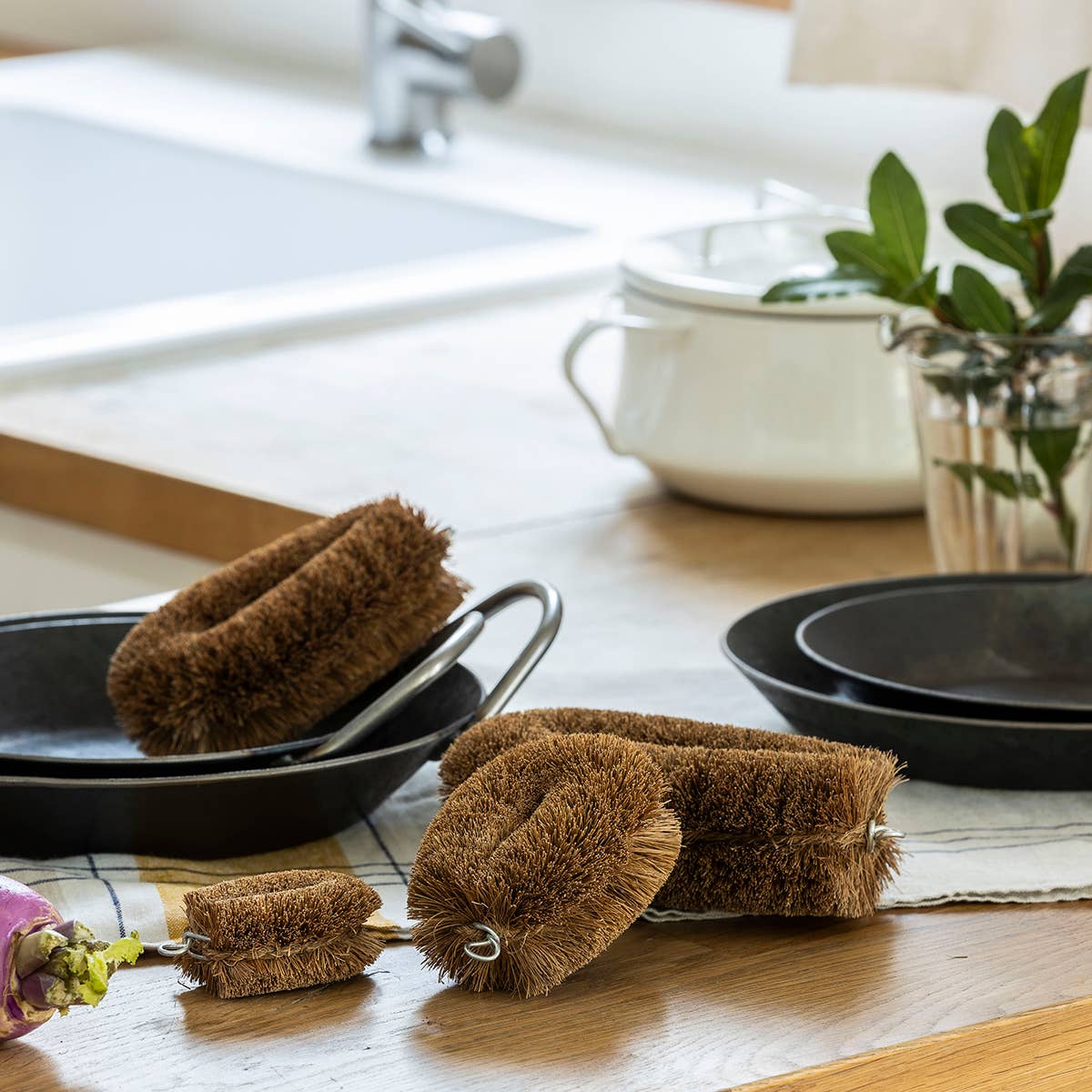 Japan Kamenoko tawashi palm scrubbing brush